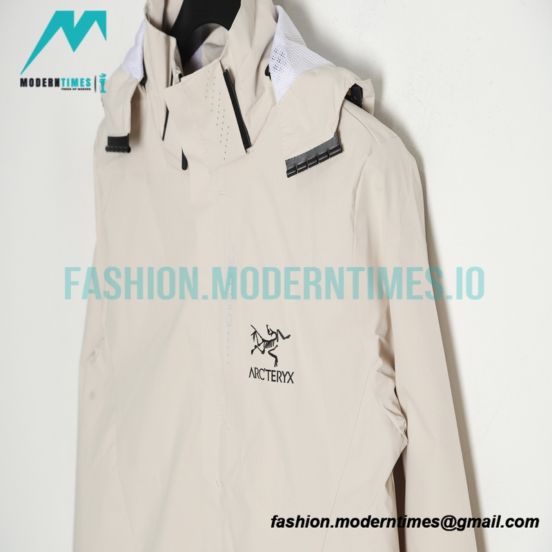 Arc Teryx - Functional Stereoscopic Cutting Charge Jacket