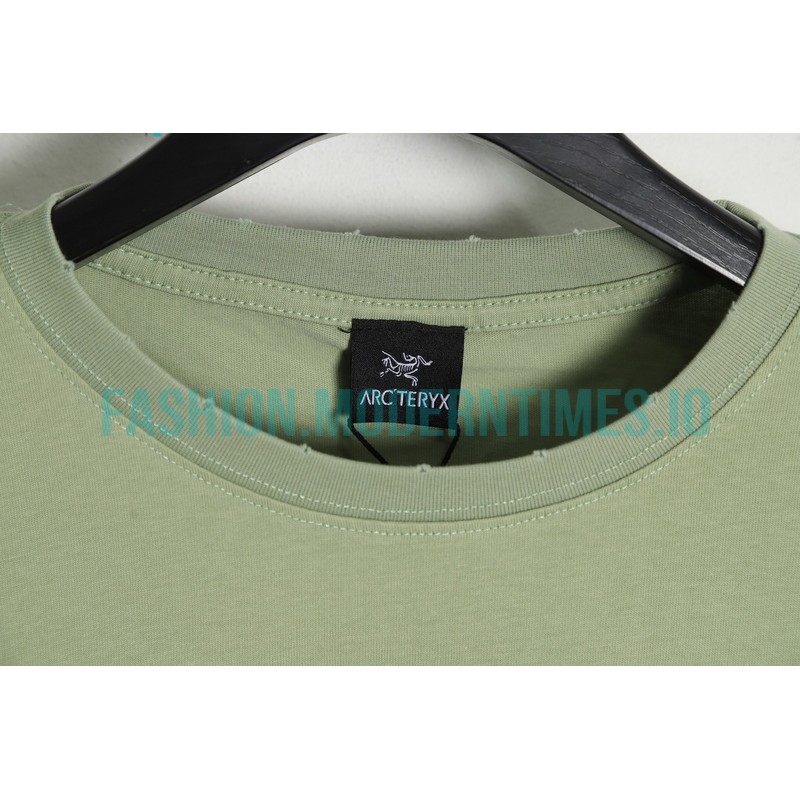 Arc Teryx - Washed embroidered polar bear short sleeve