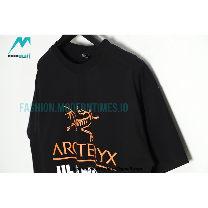 Arc Teryx - Jill Sander Co-branded Orange 110621 Printed Short Sleeves