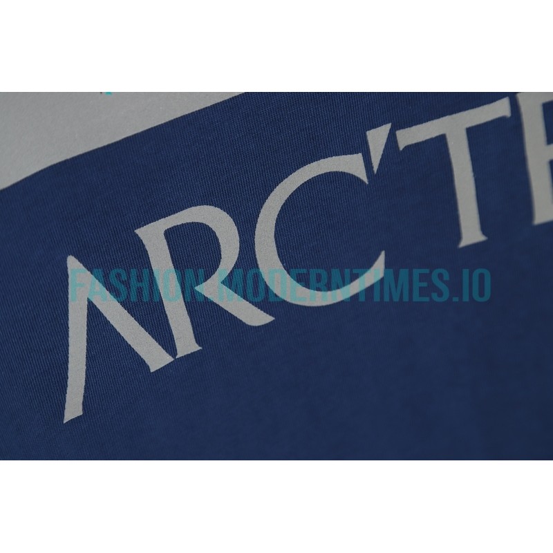 Arc Teryx - Palace Co-branded Short-sleeved T-shirt With Reflective Print