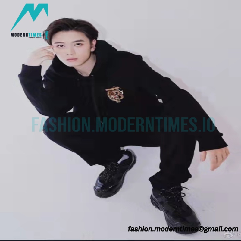 Burberry - 22SS Embroidered Tiger Hoodie