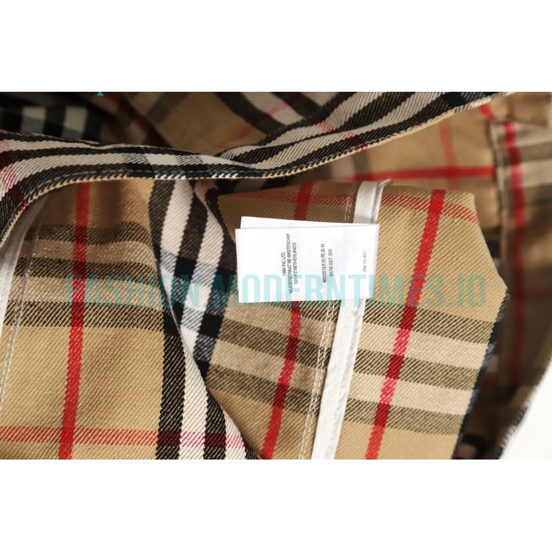  Burberry - Supreme  Co-branded Warhorse Embroidered Denim Jacket