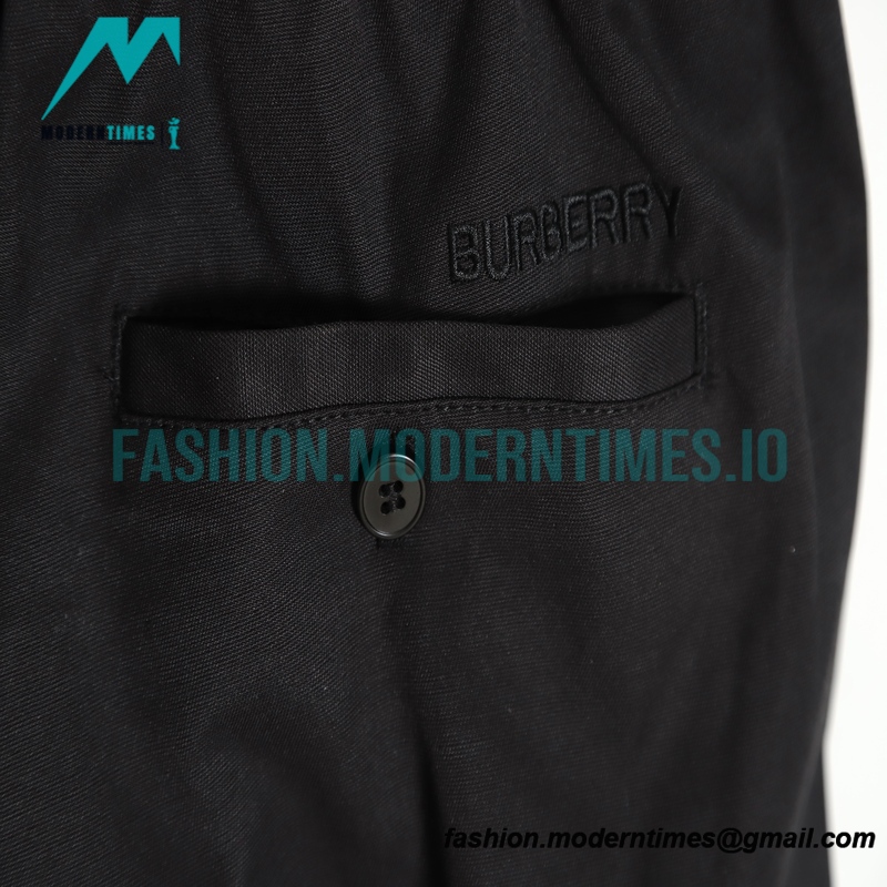 Burberry - Embroidered Logo Multi-pocket Cargo Shorts Pants