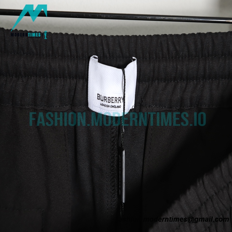 Burberry - Embroidered Logo Multi-pocket Cargo Shorts Pants