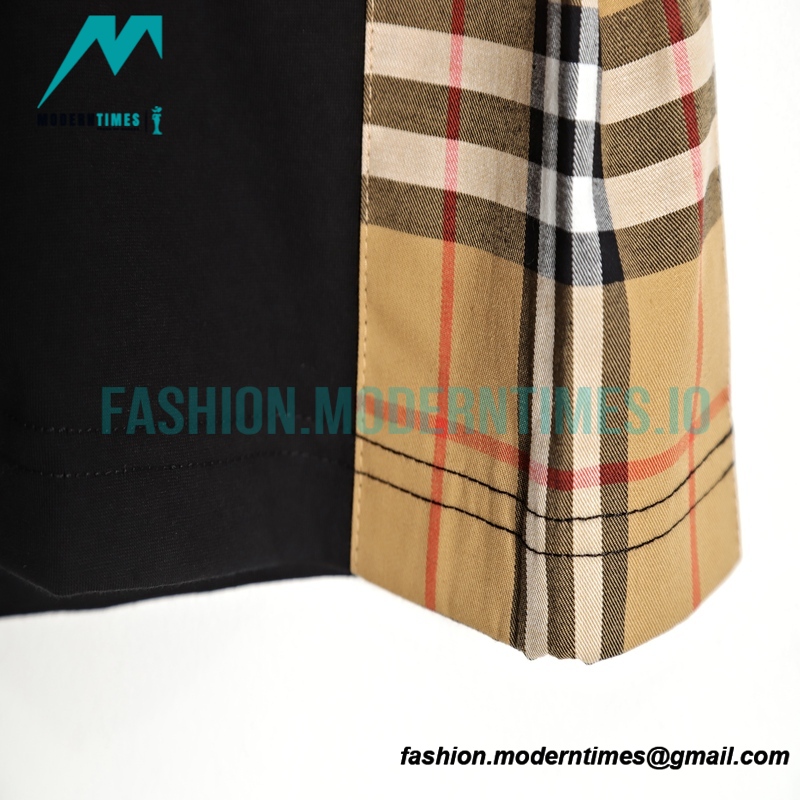 Burberry - Short Sleeved T-shirt With B Label Embroidery Stitched On The Chest