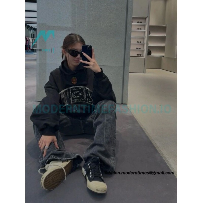 Balenciaga - 23FW Manchester United Dirty Wash Destruction Hoodie