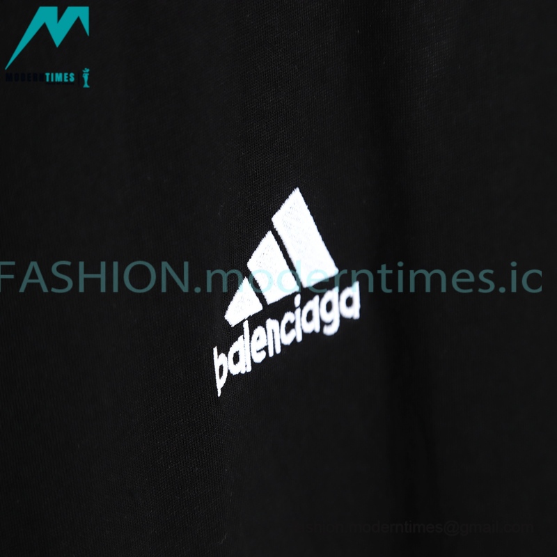 Balenciaga - Adidas Co-branded 23SS Black and Red Patchwork Short Sleeve T-shirt