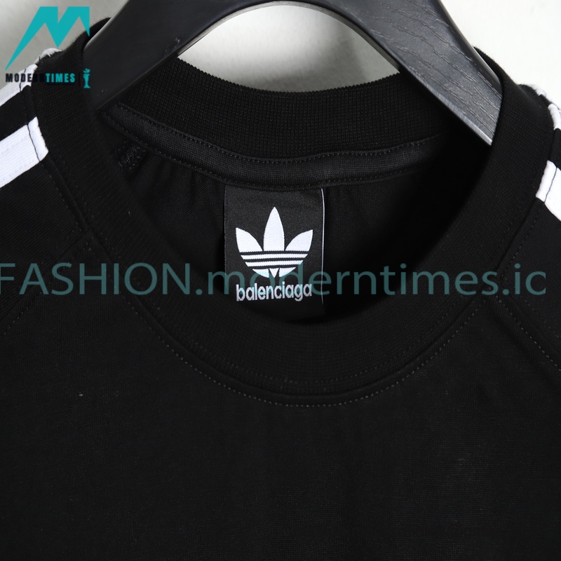 Balenciaga - Adidas Co-branded 23SS Black and Red Patchwork Short Sleeve T-shirt