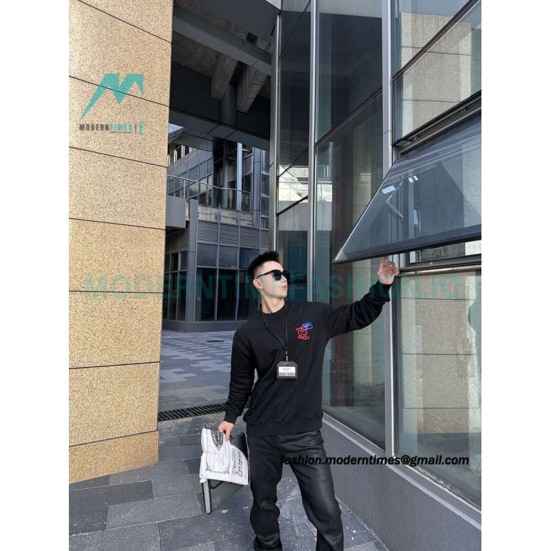 Gucci - Balenciaga Co-brand Embroidered Crewneck Hoodie On The Back