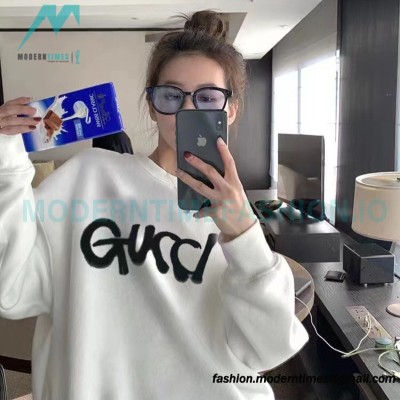 Gucci - Foam Letter Print Crew Neck Hoodie