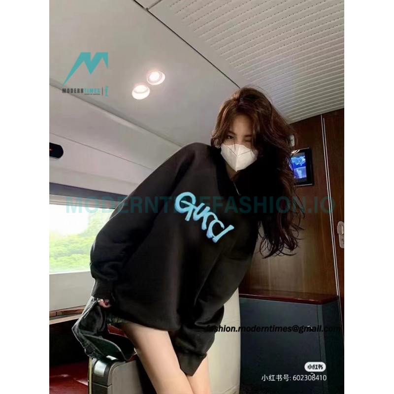 Gucci - Foam Letter Print Crew Neck Hoodie