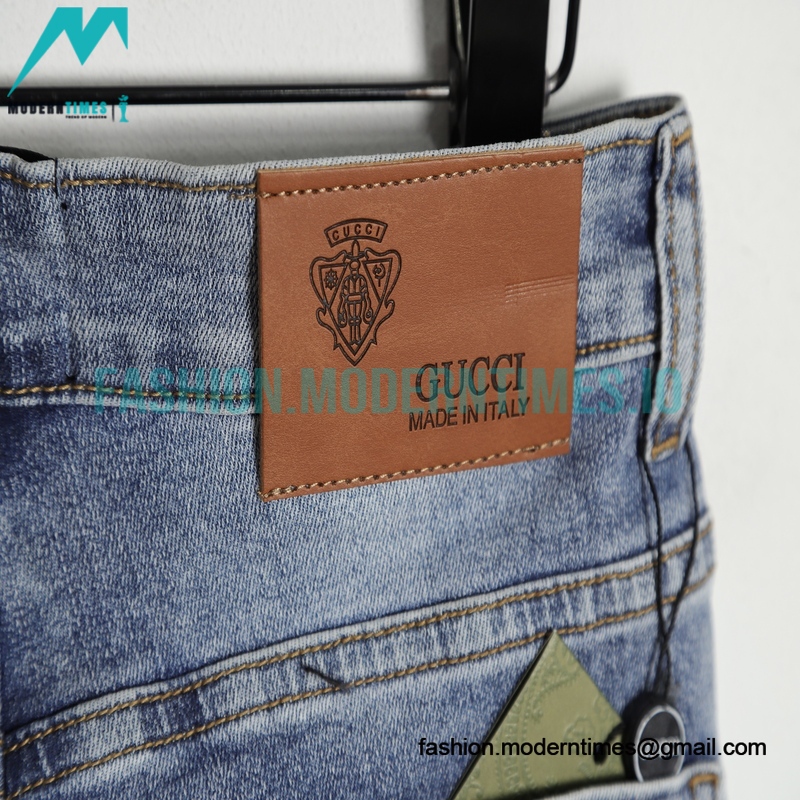 Gucci - Pocket Embroidered Logo Jeans