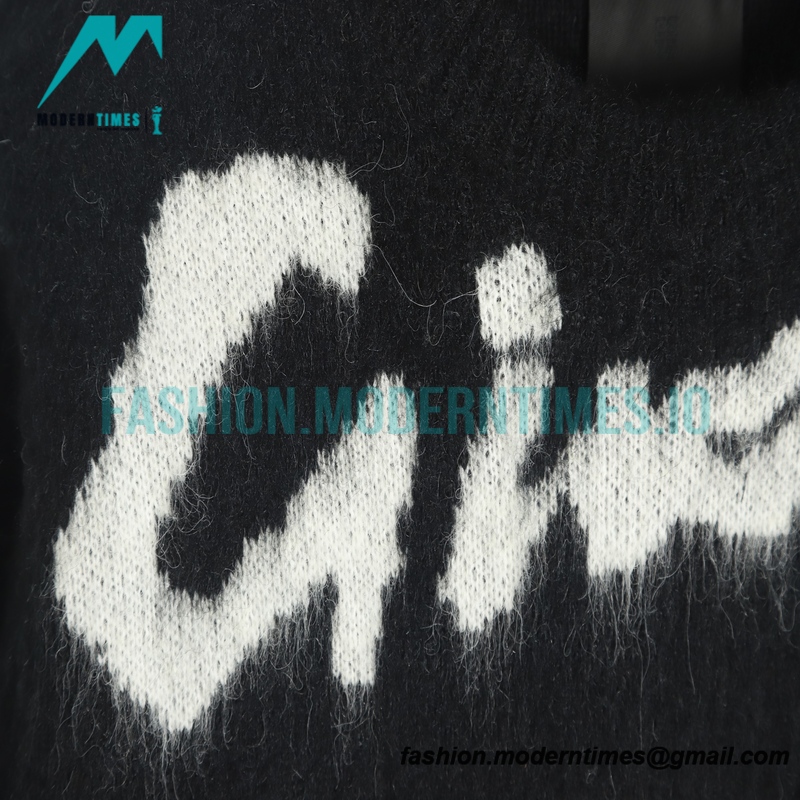 Givenchy - 22FW Bullet Screen Script Letter Mohair Sweater