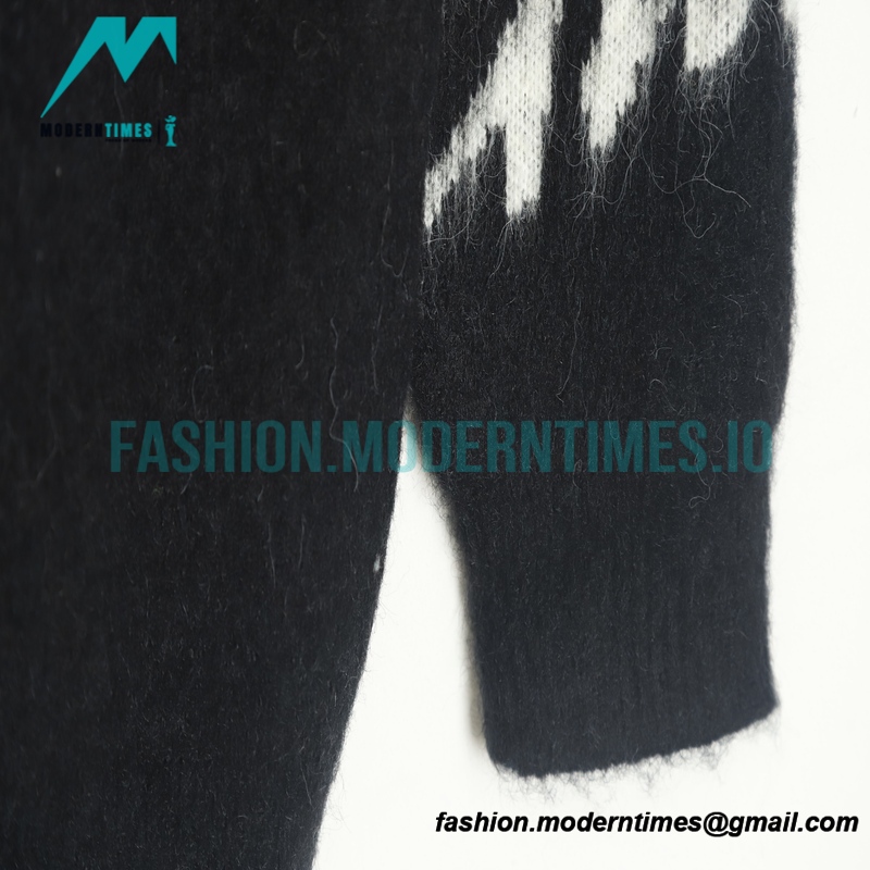 Givenchy - 22FW Bullet Screen Script Letter Mohair Sweater