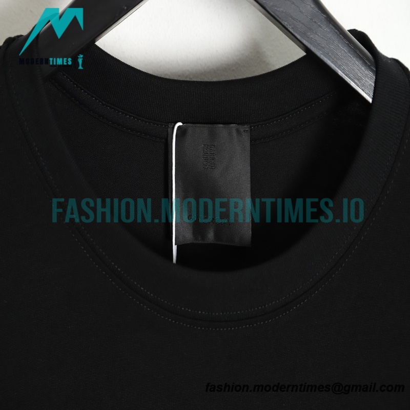 Givenchy - 23ss Pocket Logo Embroidery Short Sleeve T-shirt