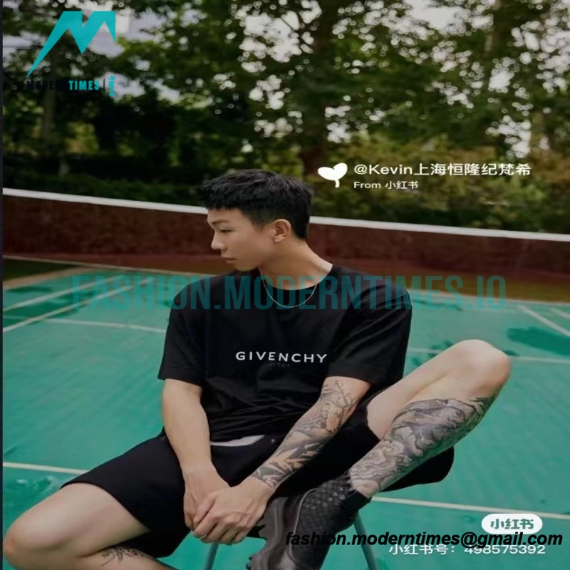 Givenchy - 22SS Reverse Letter Print Short Sleeve T-shirt