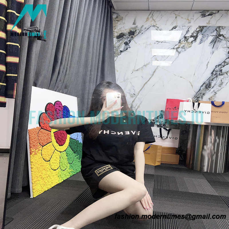 Givenchy - 23SS Reflective Letter Short Sleeve T-shirt