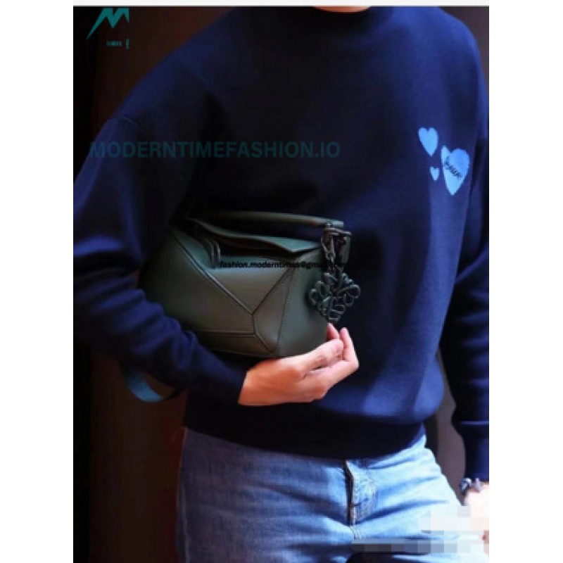 Louis Vuitton - 22FW Love Crewneck Sweater