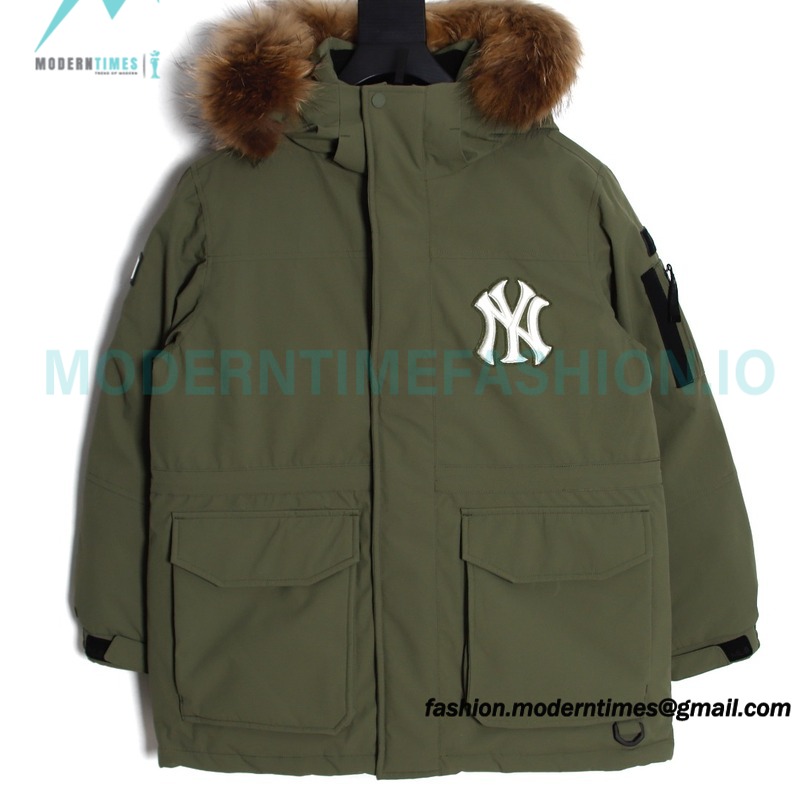 MLB - Chest Embroidered Logo Fur Collar Hooded Down Jacket