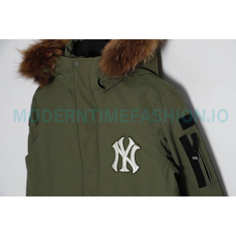 MLB - Chest Embroidered Logo Fur Collar Hooded Down Jacket