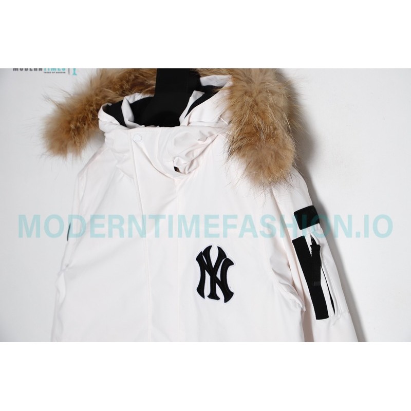 MLB - Chest Embroidered Logo Fur Collar Hooded Down Jacket