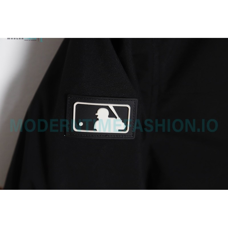 MLB - Chest Embroidered Logo Fur Collar Hooded Down Jacket