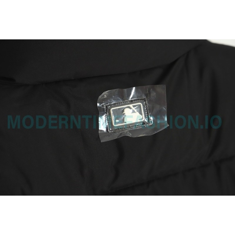 MLB - Button Label Embroidered Short Thickened Down Jacket