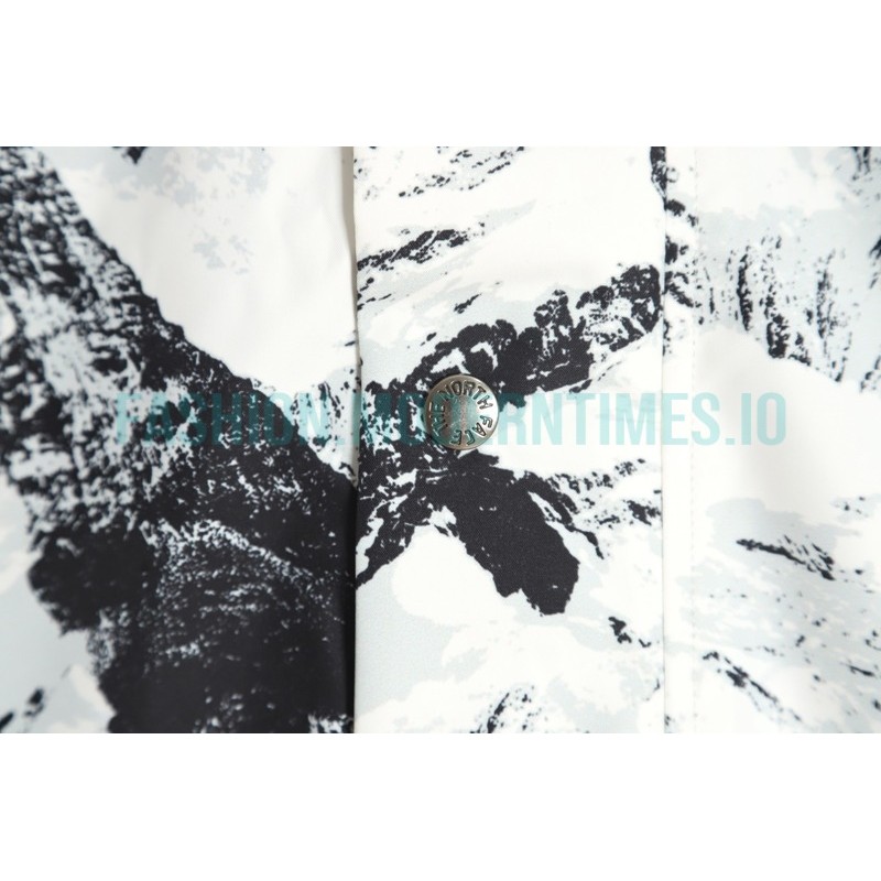 Supreme - The North Face Snowstorm Jacket