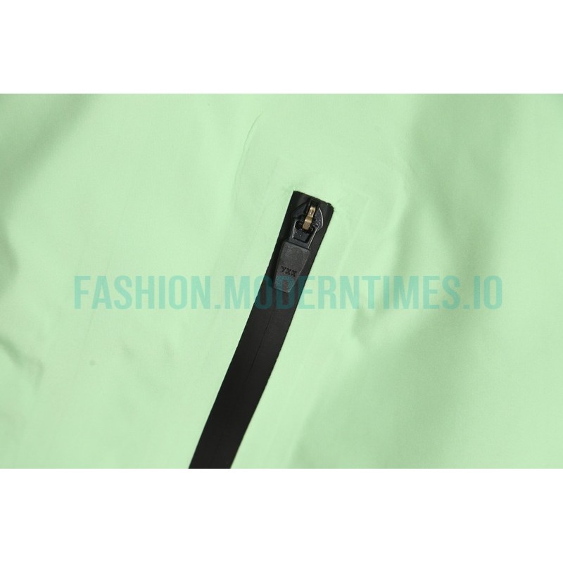 The North Face - Fully Pressed Rubber Hardshell Outdoor Jacket