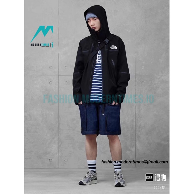 The North Face - Fully Pressed Rubber Hardshell Outdoor Jacket