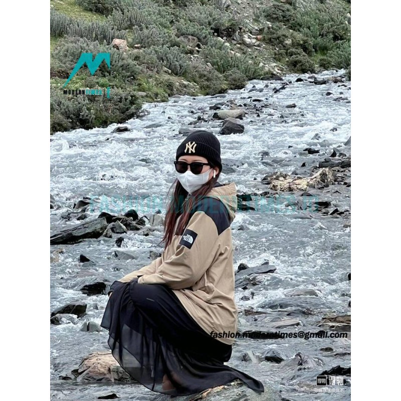 The North Face - Outdoor Lightweight Waterproof Jacket