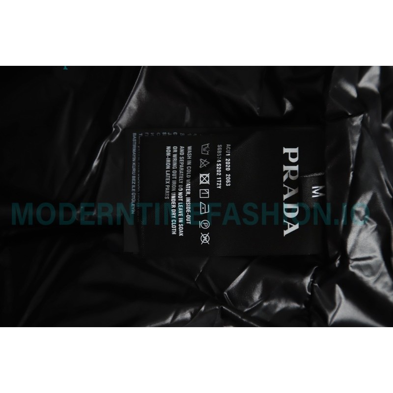 Prada - 21FW Red Stripe Down Jacket