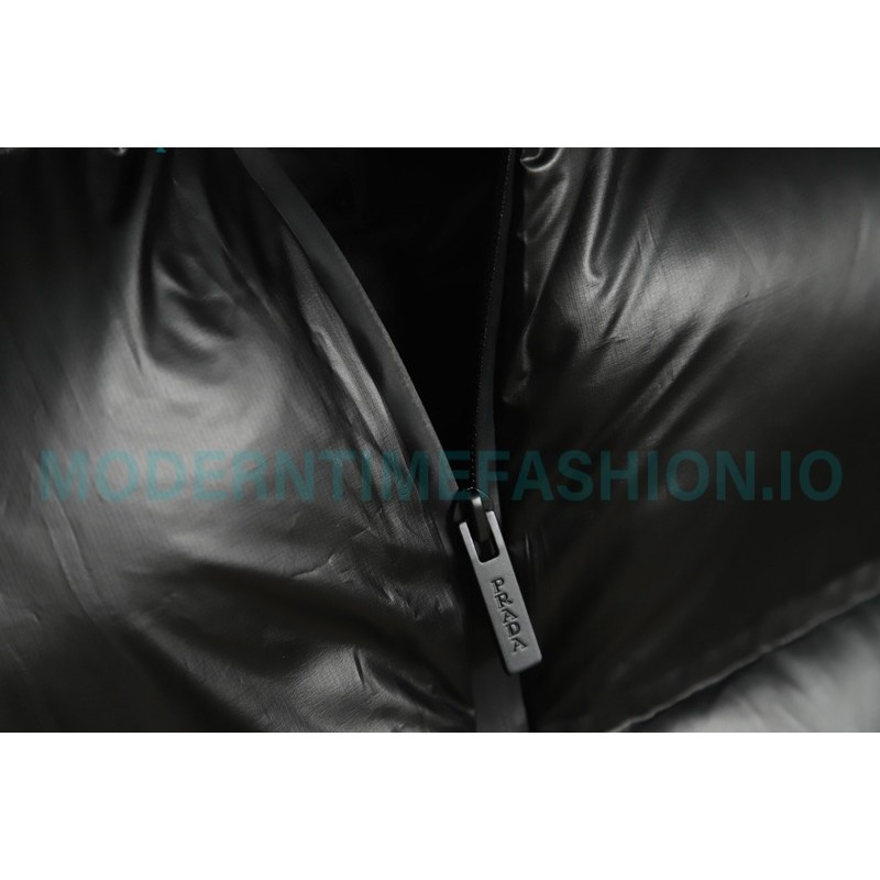 Prada - 21FW Red Stripe Down Vest
