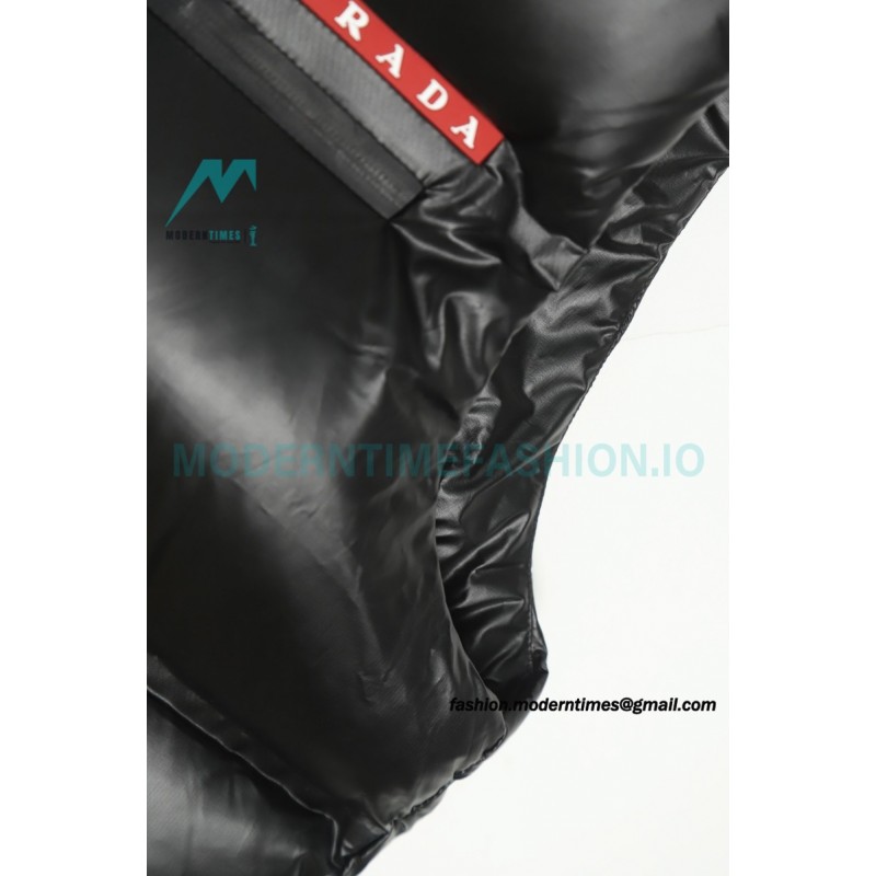 Prada - 21FW Red Stripe Down Vest