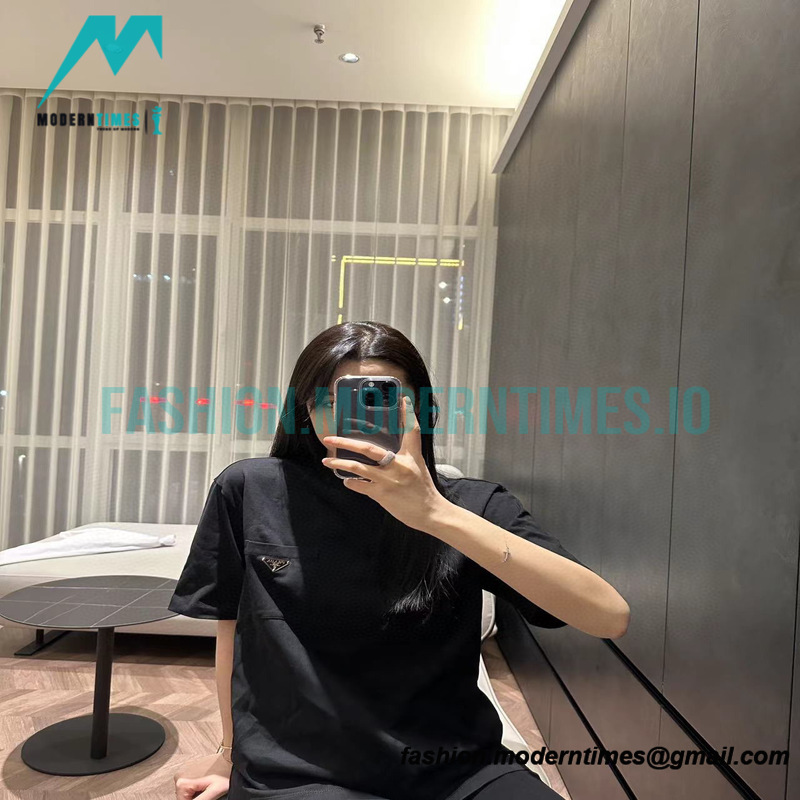 Prada - 23SS Triangle Pocket Short Sleeve T-shirt