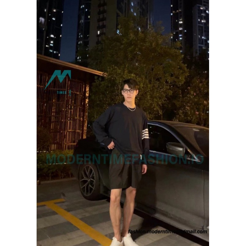 Thom Browne - Four-bar Crewneck Long Sleeves