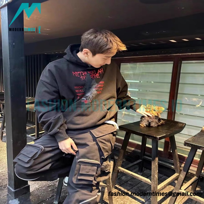 Undermycar -23FW New World Pop-store Wash Destruction Hoodie